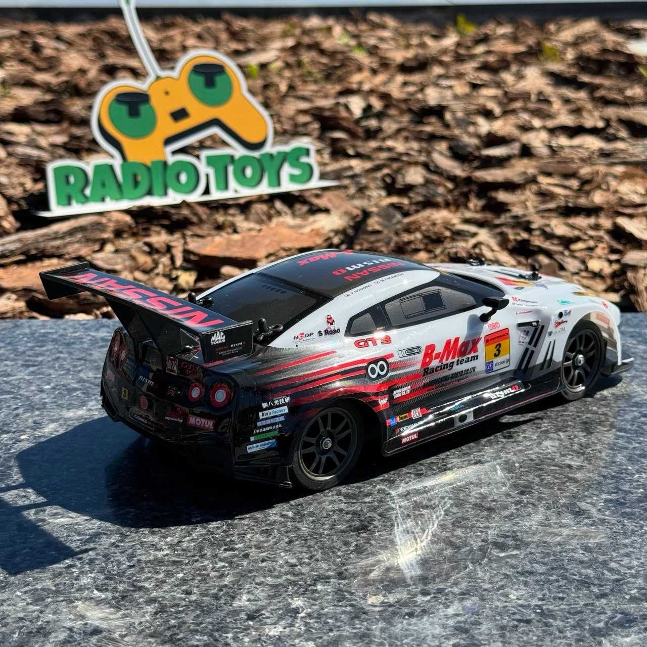 Дрифтовая машинка на радиоуправлении Nissan GT-R 1:16. Дрифт машинка