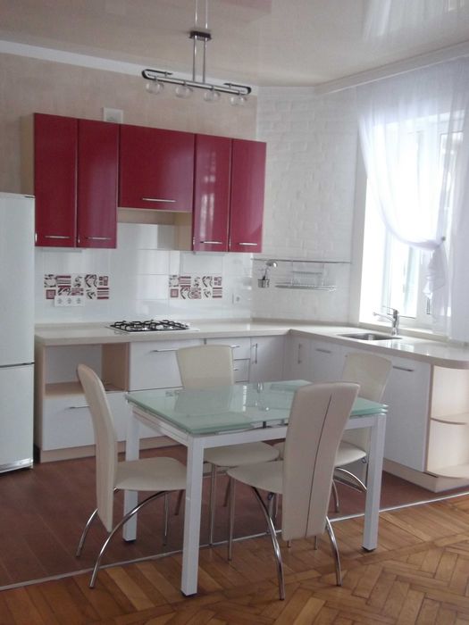 Госпиталь рядом. Посуточно 2-ком квартира Харьков, центр.