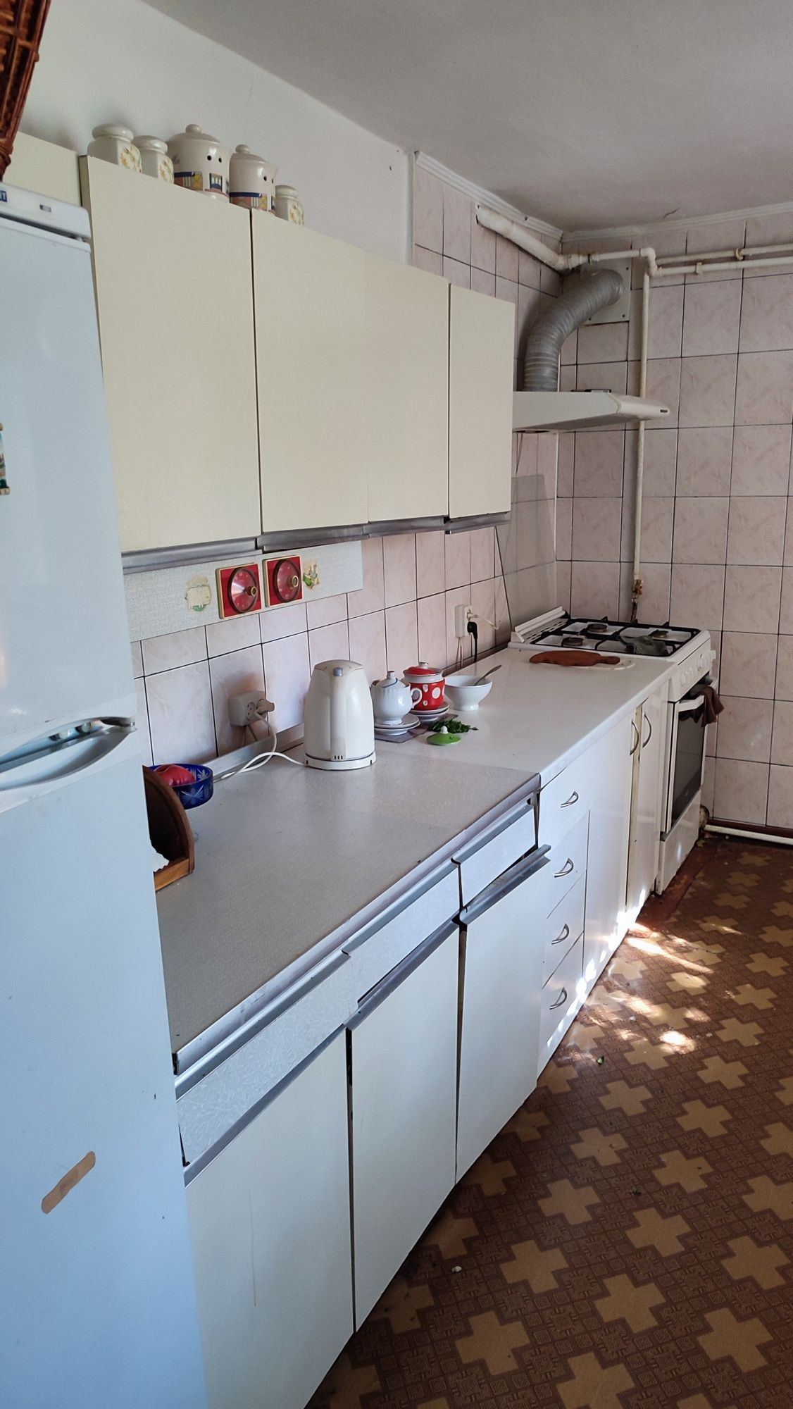 Здається кімната в часному будинку для 2 хлопців