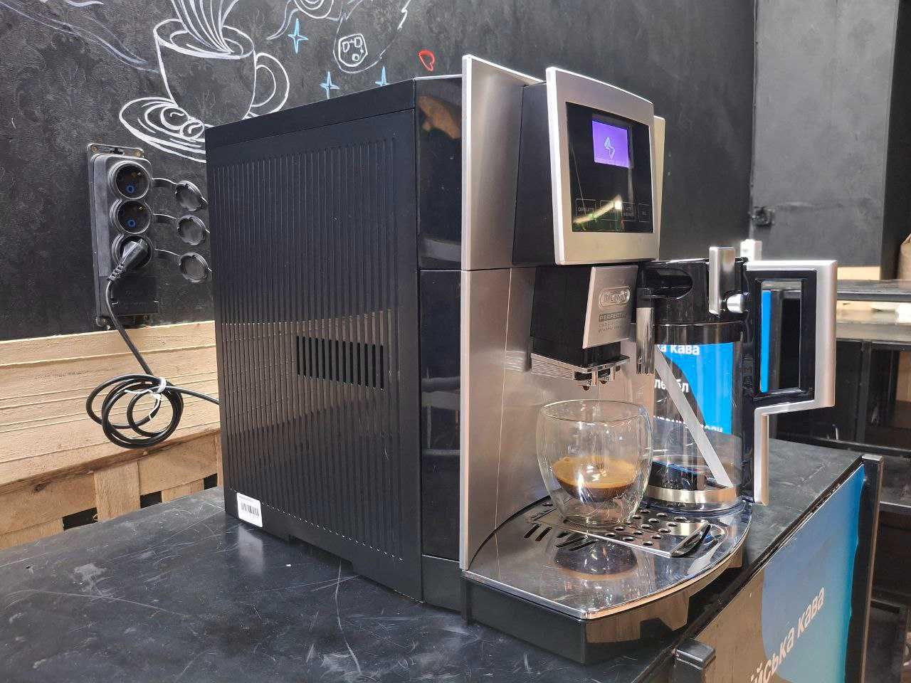 Кофеварка/Кавоварка/Кавомашина Delonghi Perfecta Touch ESAM5600