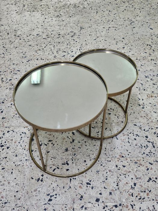 Mesa de apoio Zara Home dourada e espelho