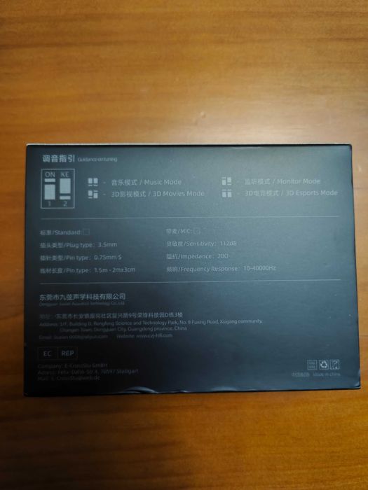 Fones IEM CVJ Assassin gaming com microfone e vibração háptica