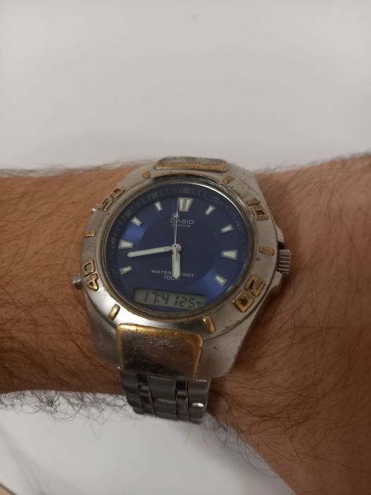 Stary duży zegarek Casio