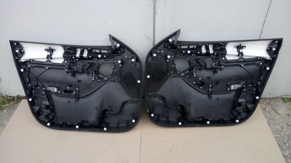 Карты дверей мазда 3 хэтчбек 2018-2025 года mazda 3 накладки на двери