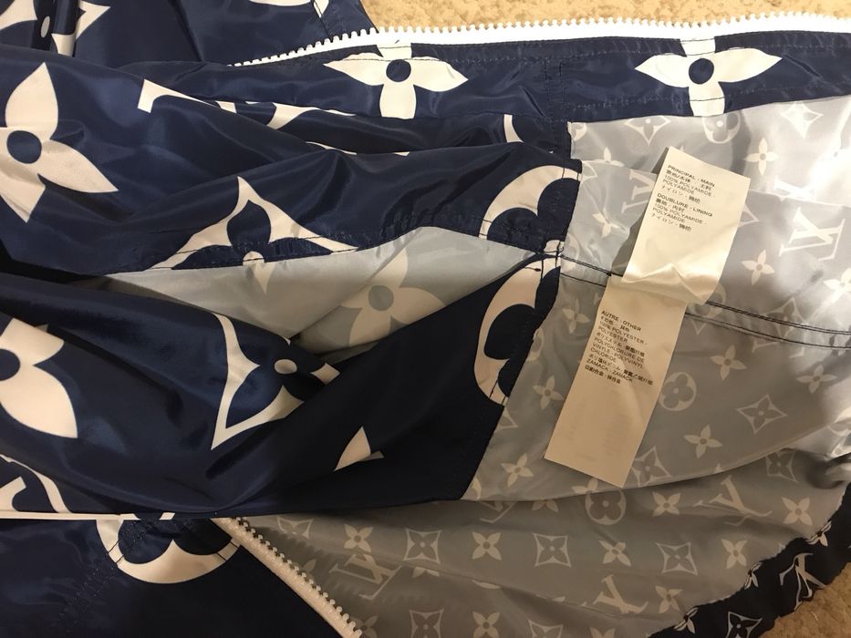 Жіноча вітровка - оригінальна від Louis Vuitton. Розмір М.