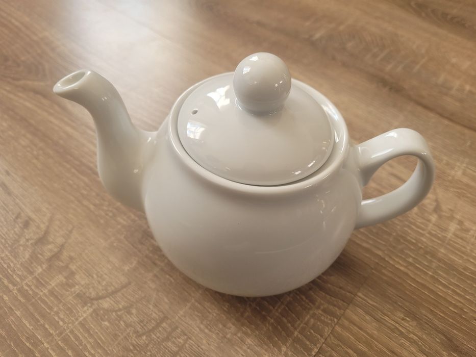 Czajniczek imbryczek porcelanowy