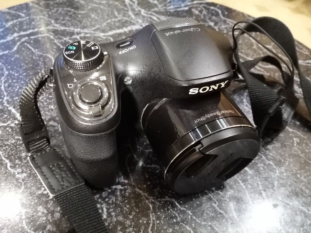 Продам фотоаппарат Sony cybershot H 200