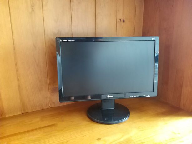 Monitor LG LCD 19" widescreen (2 unidades = 50€)