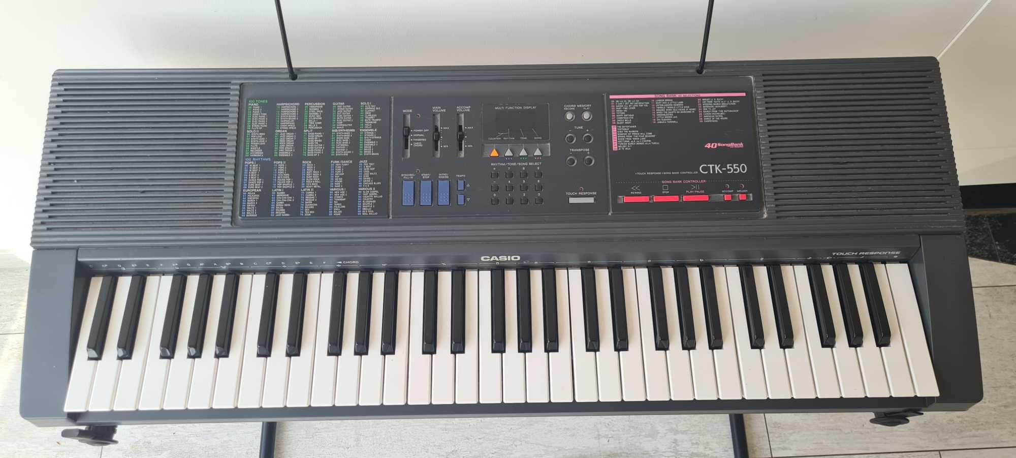Casio Keyboard model CTK-550 + statyw