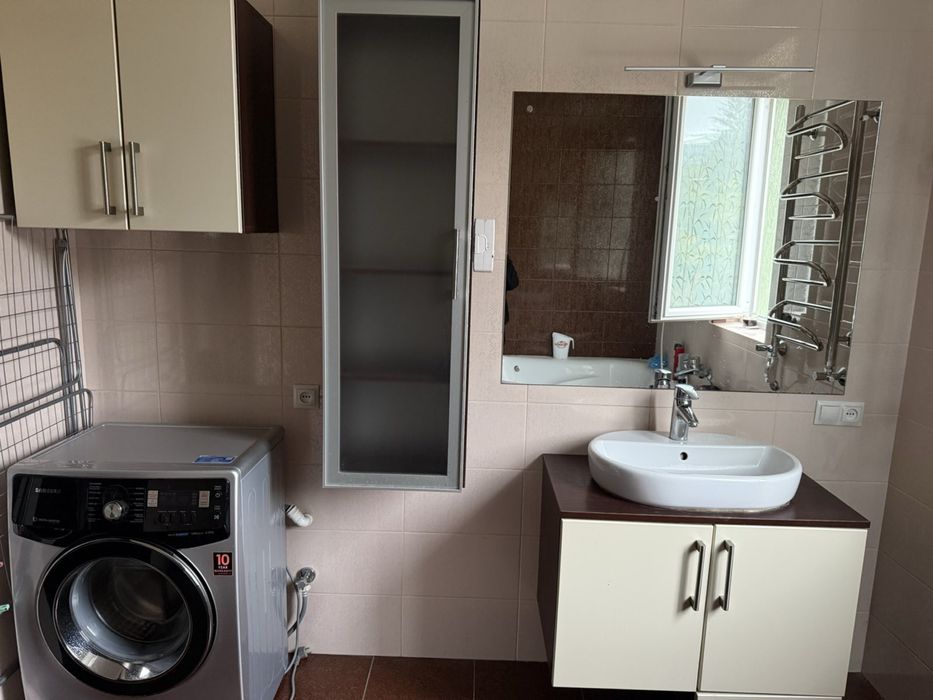 Меблі у ванні кімнату