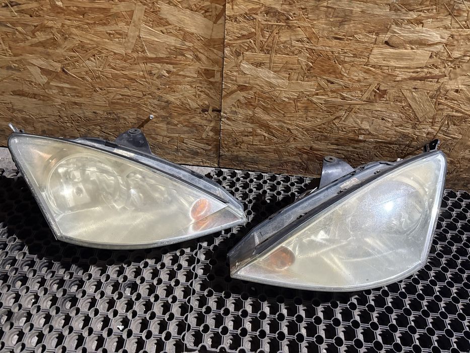 Faróis Frente / Óticas Ford Focus