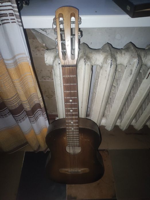 Продам..гитару..