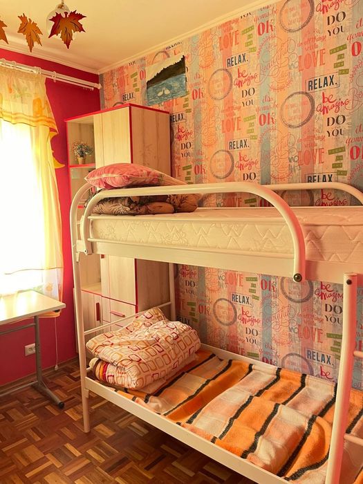 Кровать двухярусная в отличном состоянии ,срочно