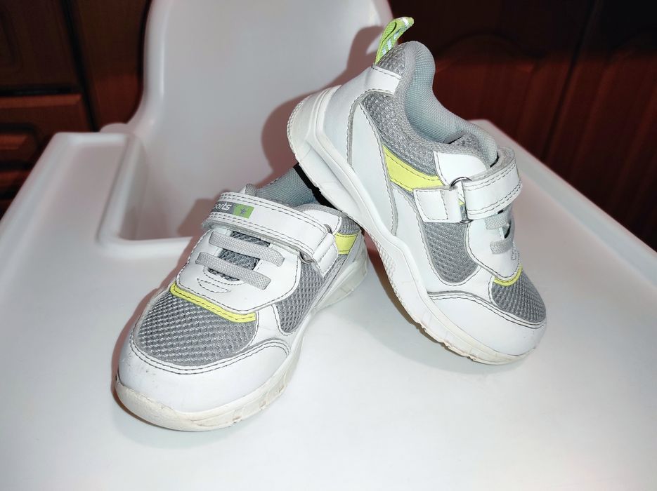 Дитячі кросівки 23 р.