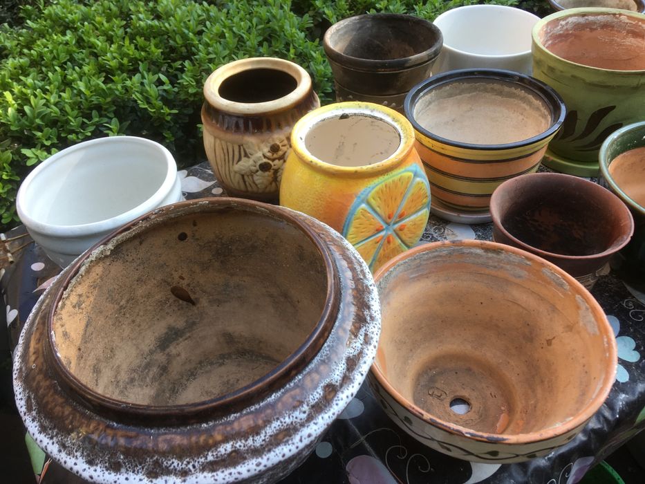 Горщики( ринки) для квітів різних розмірів