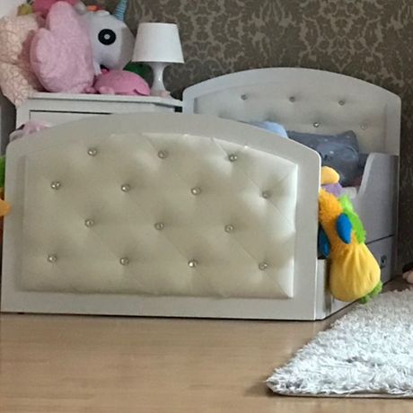 Łóżko pikowane z kryształkami dla dziewczynki