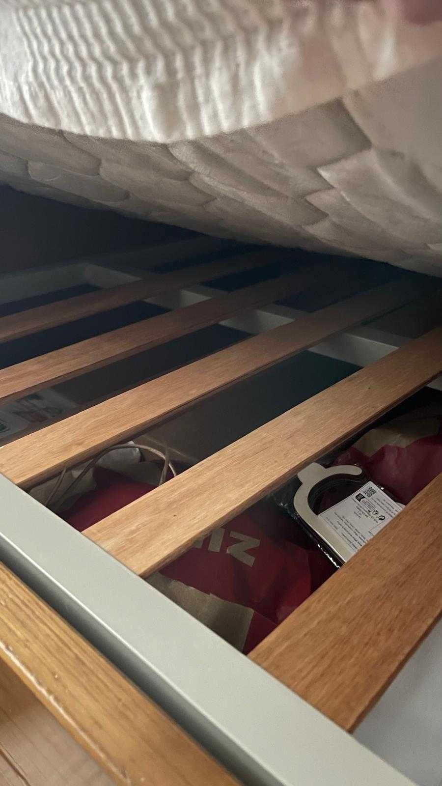 Cama solteiro com gavetas