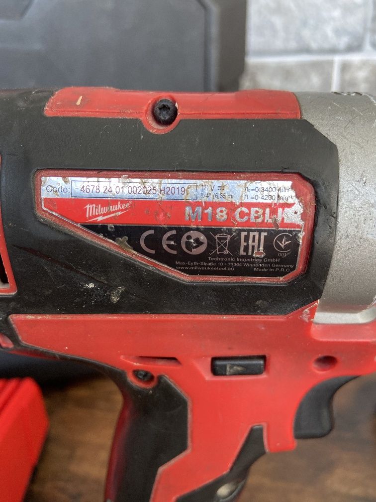 Набір акумуляторний MILWAUKEE M18 CBLPP2A-402C (M18 CBLID/M18 АНГЛІЯ