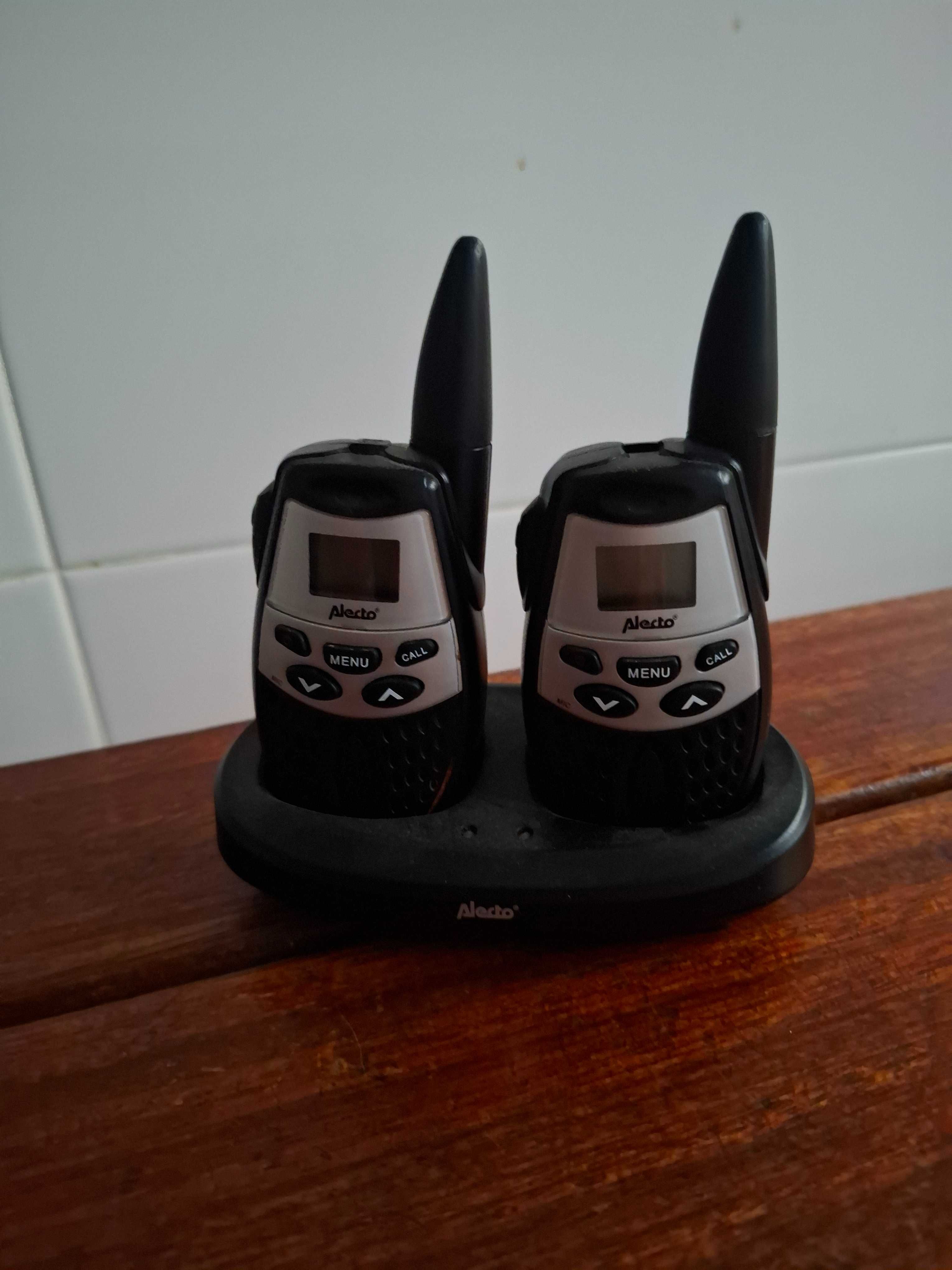 Walkie talkies com base