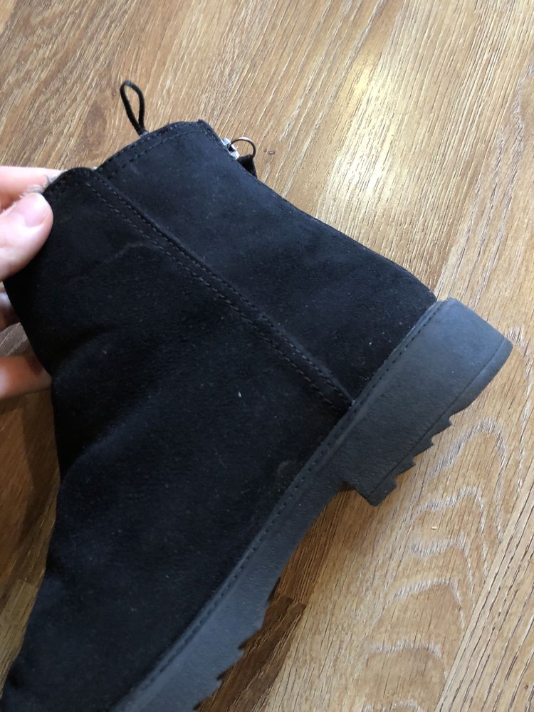 Czarne stylowe buty ze zamszu na zimę  24 cm