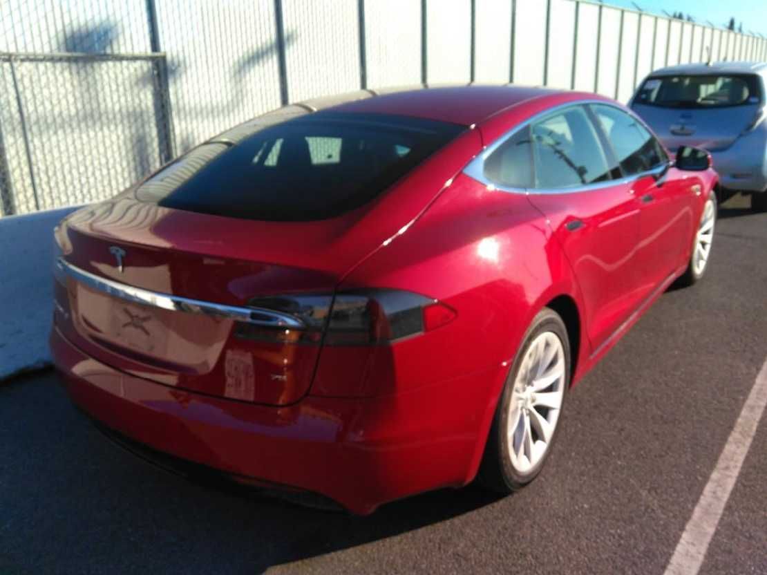 2016 Tesla Model S 4dr Sdn RWD 70 kWh Battery