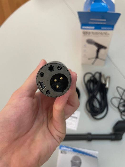 Samson Q2U – Microfone Dinâmico USB/XLR (Novo, c/ acessórios e caixa)