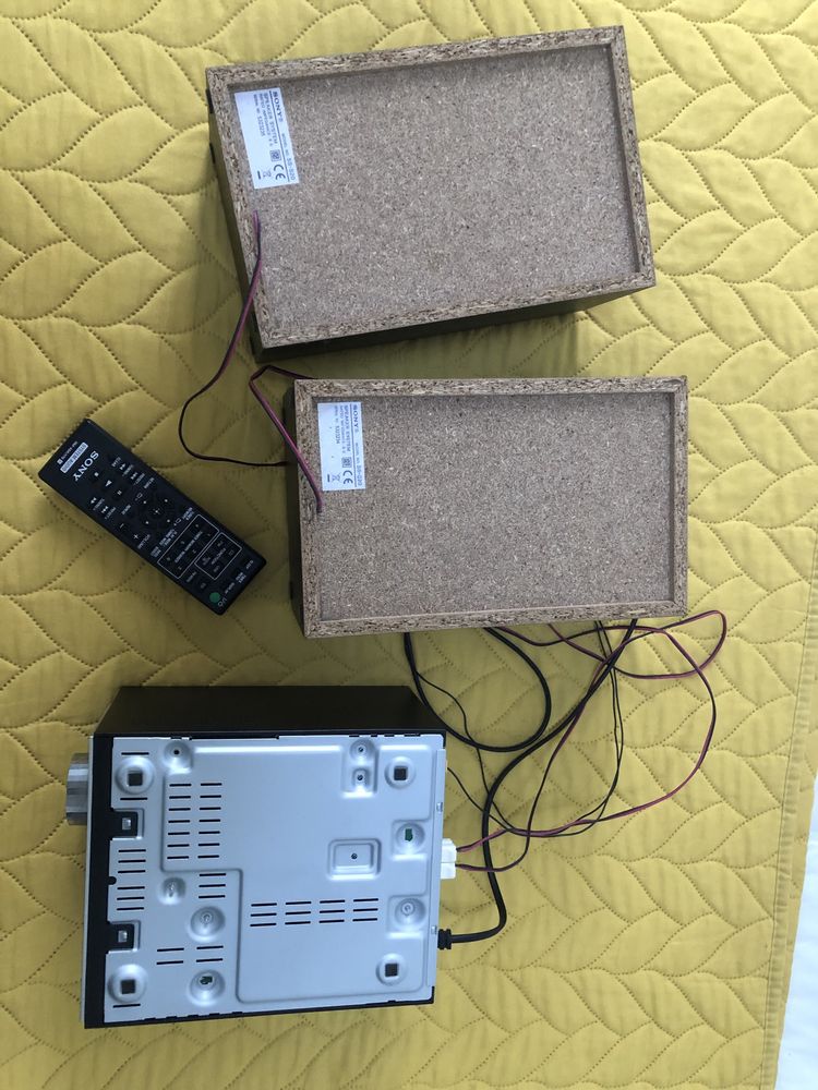 Aparelhagem sony com 2 colunas e comando