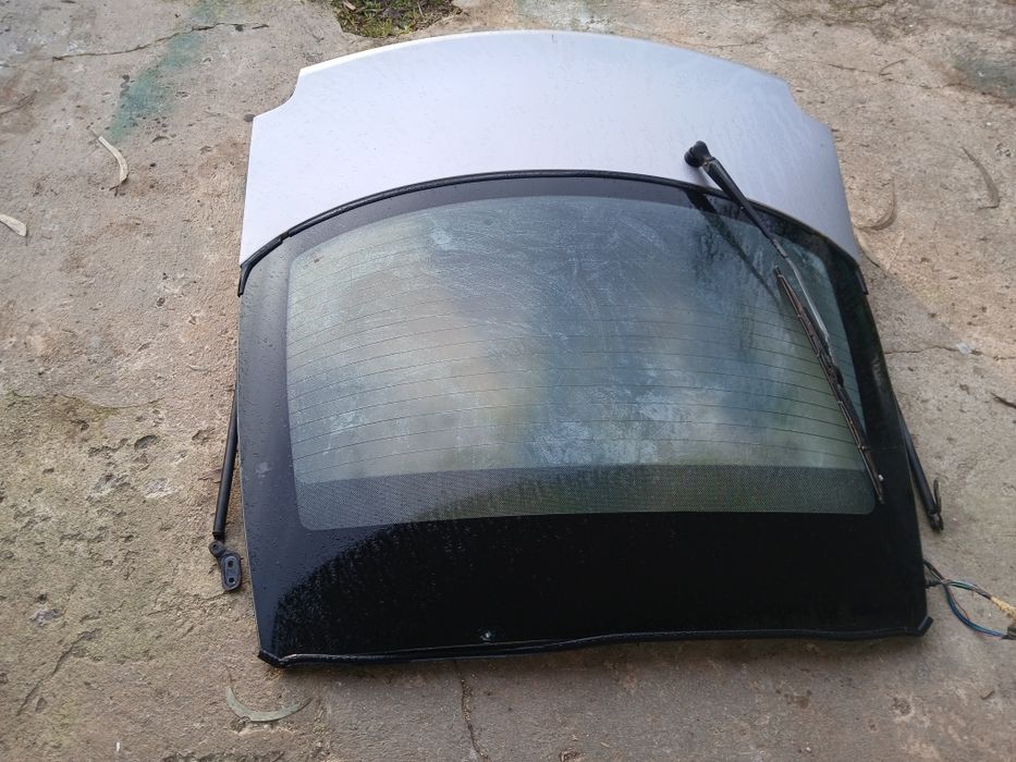 Porta da mala  em bom estado