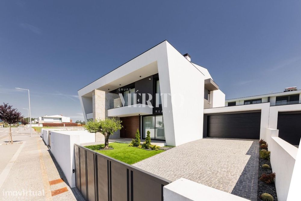 Moradia T3 Semi-Nova em Viatodos, Barcelos – Totalmente Mobilada e Equ