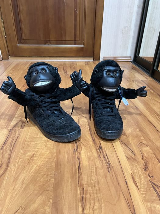 Jeremy Scott gorila