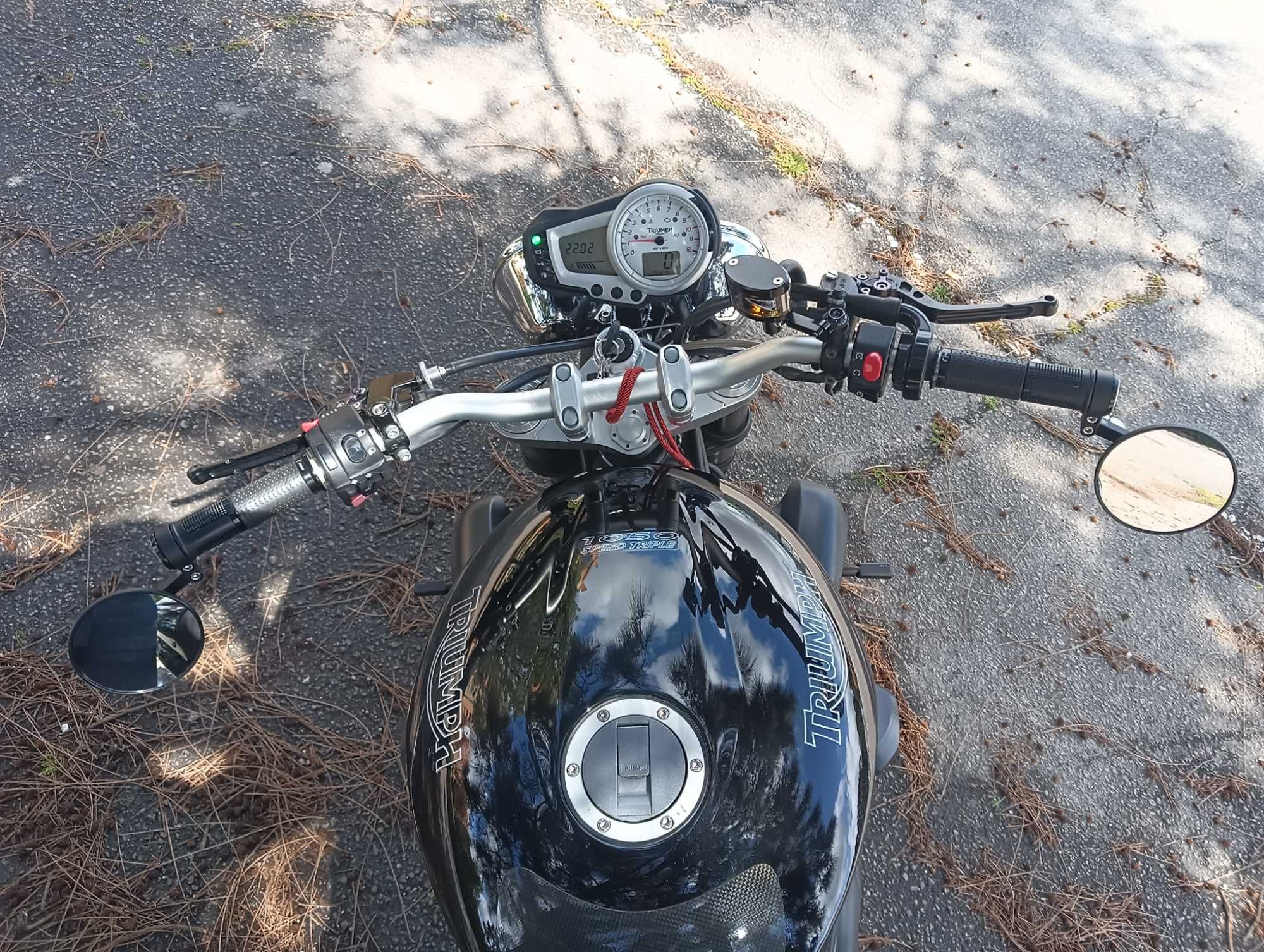Triumph Speed Triple 1050 com 132cvs Naked