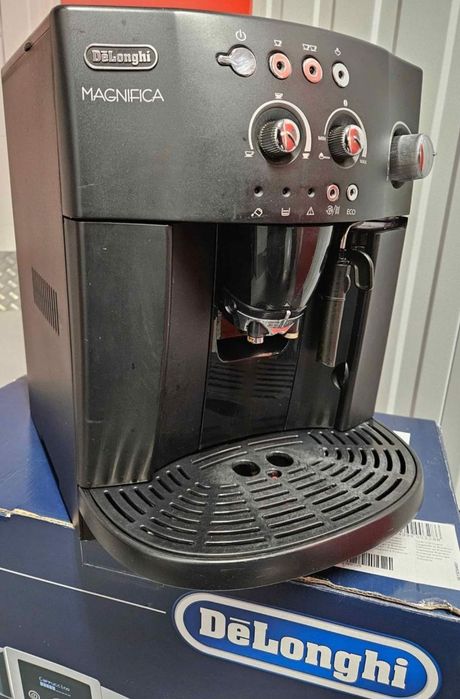 Ekspres automatyczny ciśnieniowy De'Longhi Magnifica 1450W