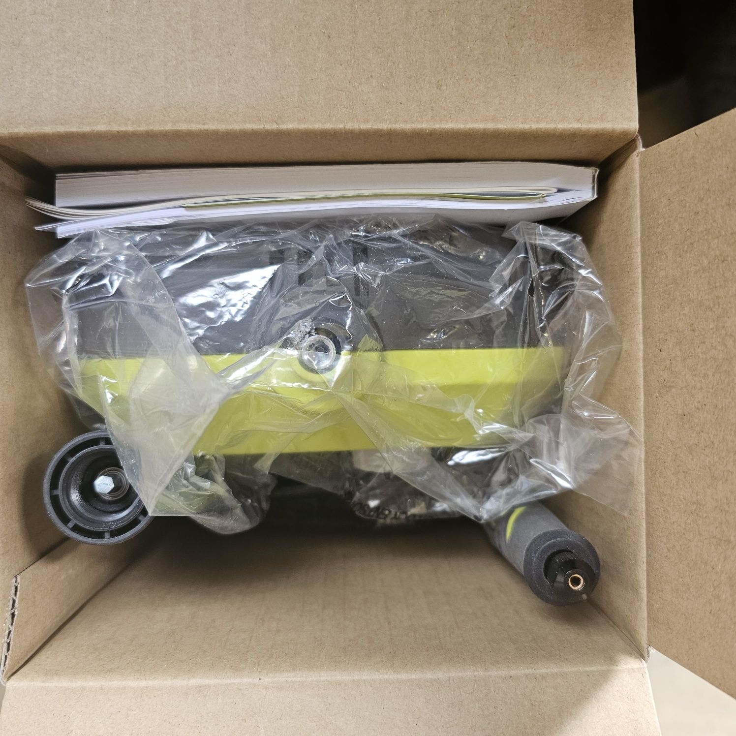 Гравер аккумуляторний Ryobi ONE+ R18RT-0