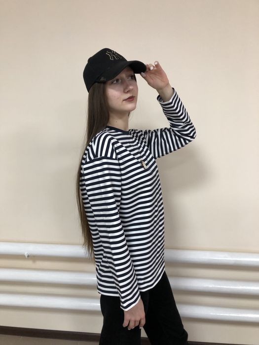 Кофта в полоску, тільняшка з довгим рукавом.