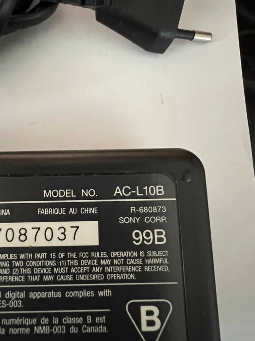 Adaptador Ac/Dc para Sony VGP-AC19V57 e Alimentador Camera HI8 AC-L10B