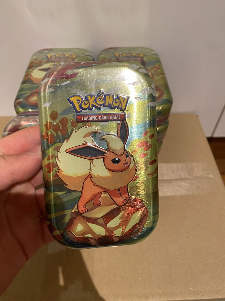 Pokemon prismatic evolutions mini tin flareon x10