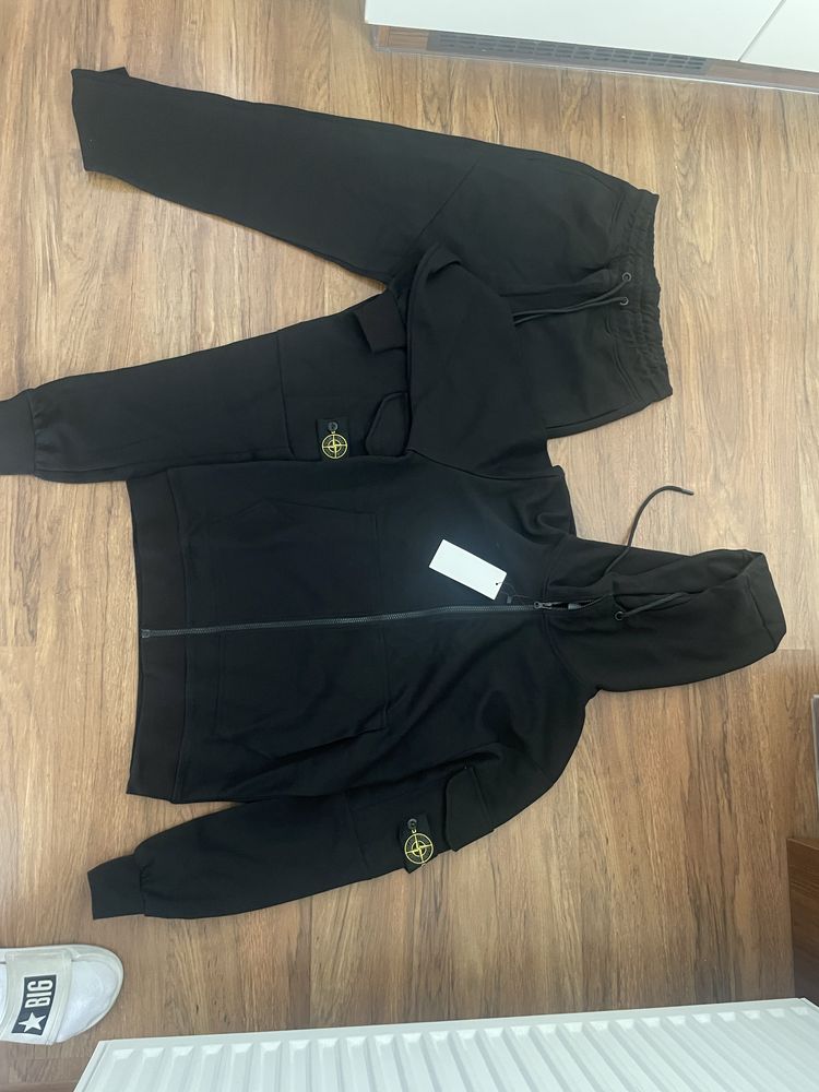 Dres Meski Stone Island