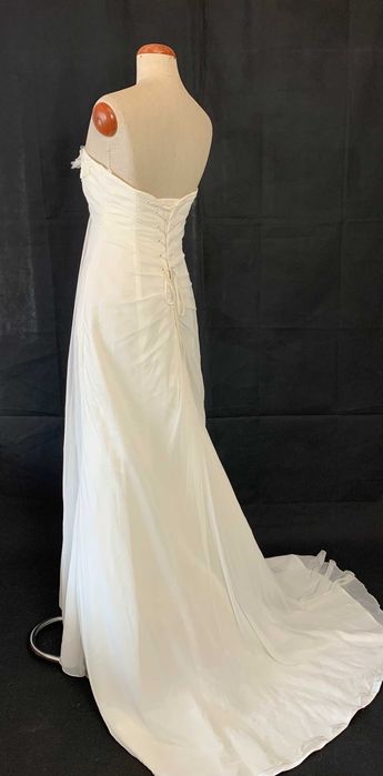 Nowa Romantyczna suknia ślubna M 38 Empire boho biała tren delikatna