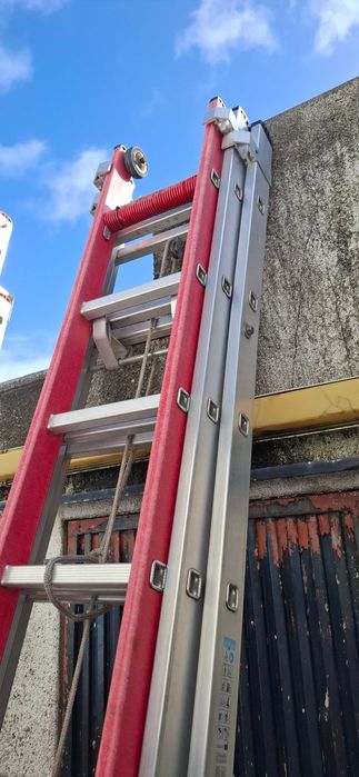 Escada com lanço isolado, escadote, arnes