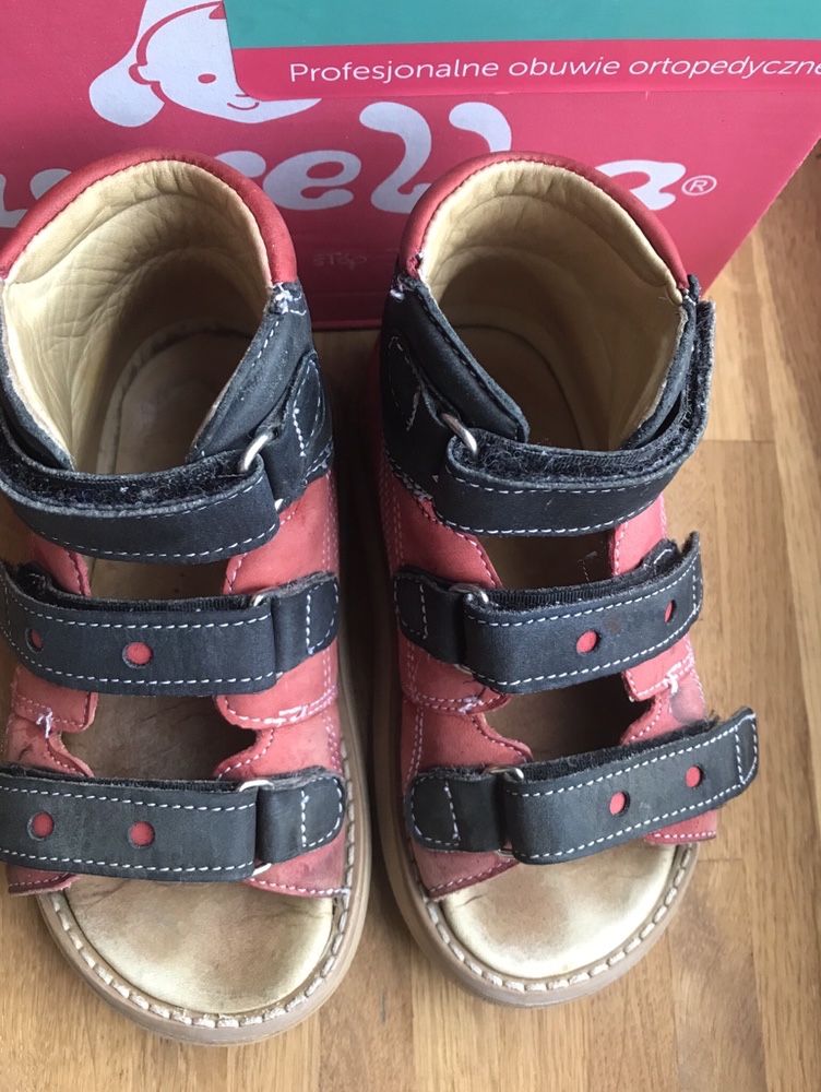 Buty ortopedyczne Aurelka Orto rozmiar 24 klin przyśrodkowy 7 mm