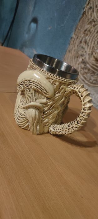 Келих (кружка) з дизайном черепа Чужого (ксеноморфа)