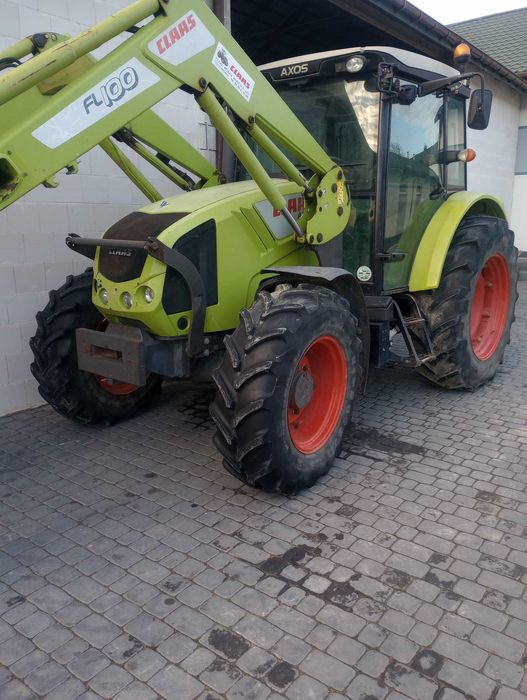 Class axos 330 z ładowaczem czołowym