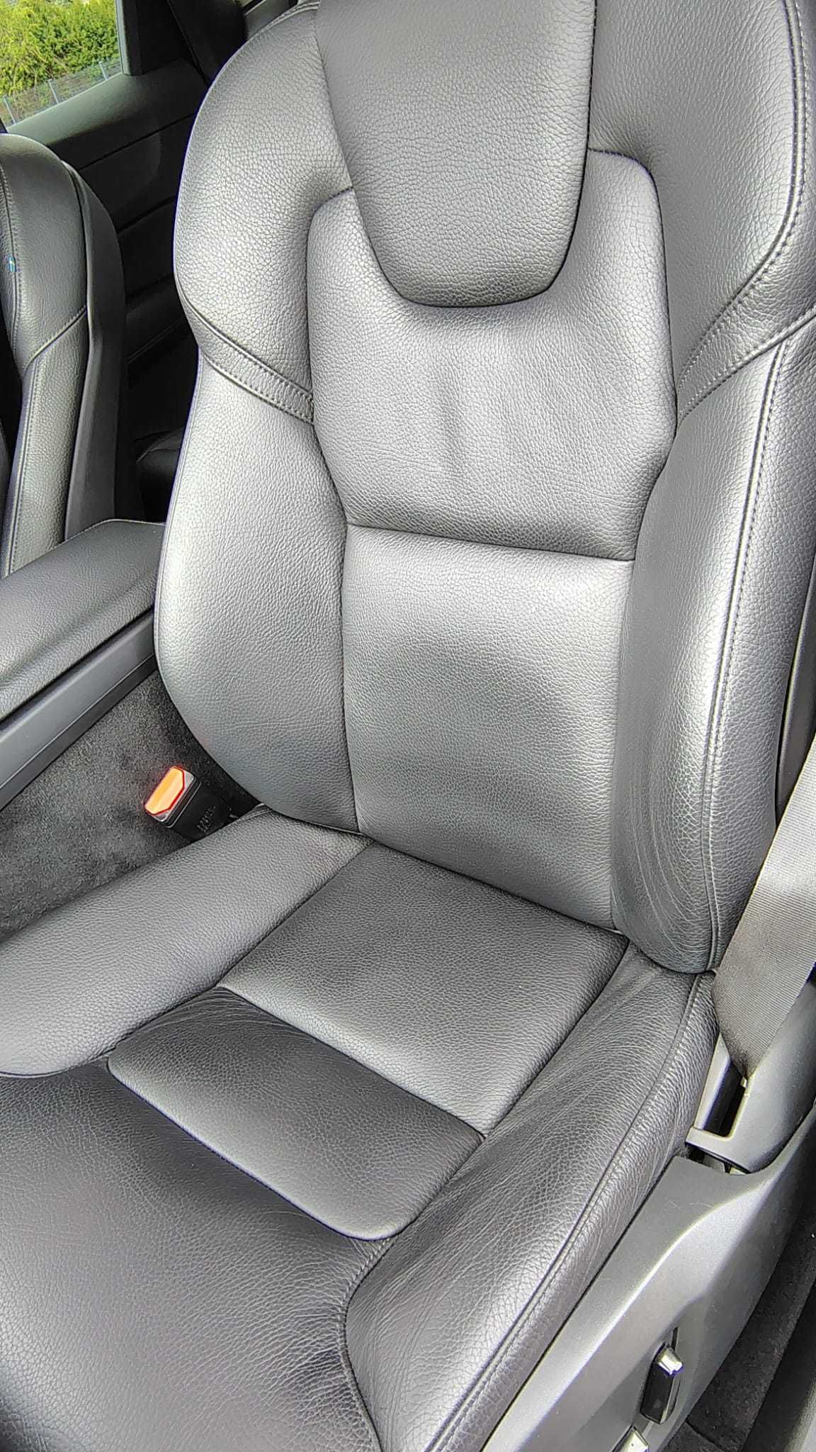 Volvo XC 60 T6 4x4 320KM