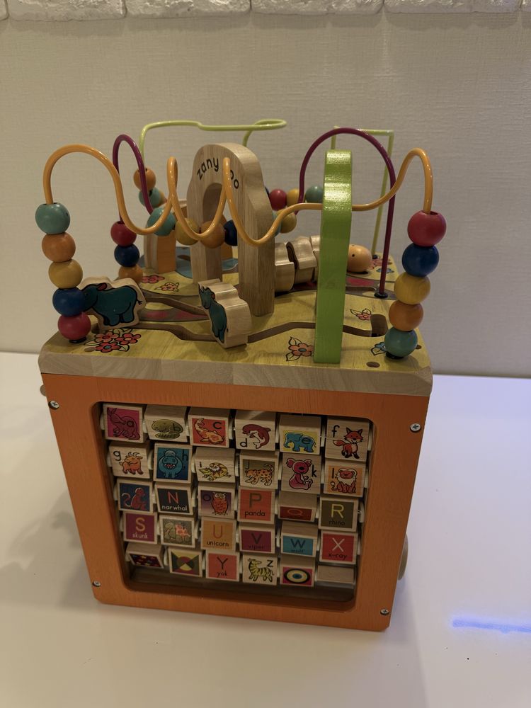 деревянный развивающий куб B. Toys Zany Zoo.