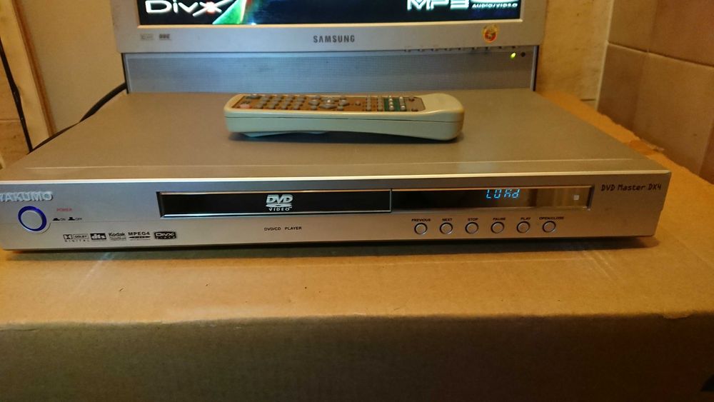 Odtwarzacz DVD Yakumo DVD Master DX4 pilot, DivX
