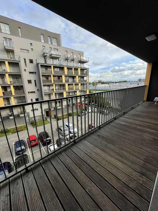 Duży pokuj w mieszkaniu dwupokojowym