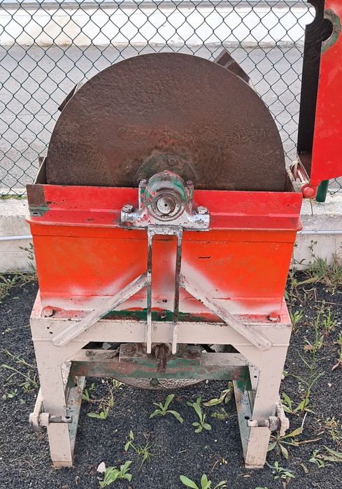 Biotriturador ou triturador para acoplar a trator