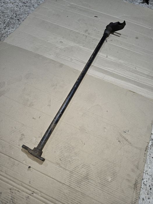 Торсіон лівий Nissan Navara 2.5 td D22 1997-2004 навара д22 торсион