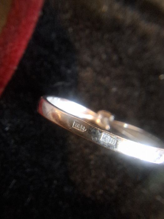 Золота каблучка з діамантом 0,09ct 17р