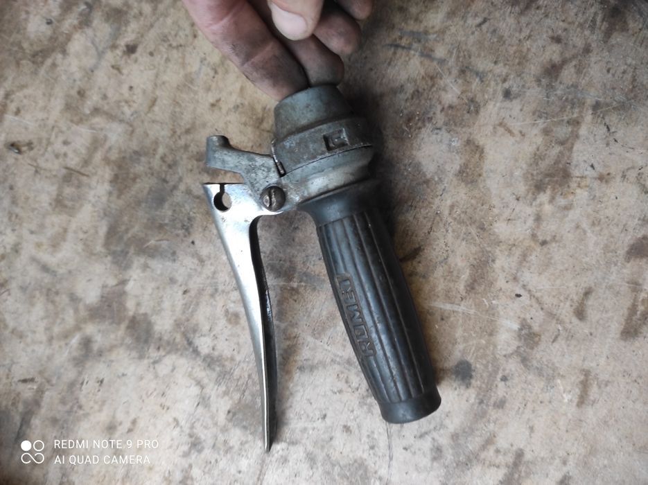 Manetka rączka zmiany biegów motorynka M1 komar korpus klamka 14.115